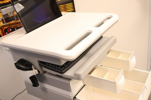 Locação de carrinho beira-leito locacao-de-carrinho-beira-leito