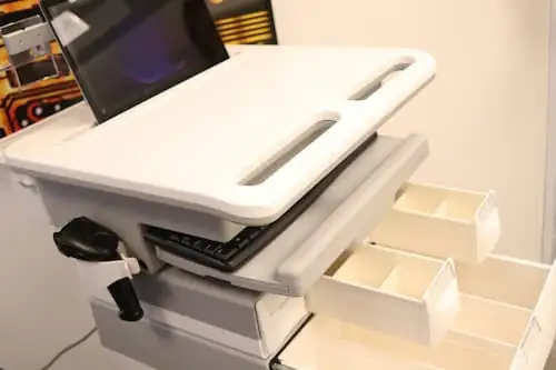 Locação de carrinho beira-leito locacao-de-carrinho-beira-leito